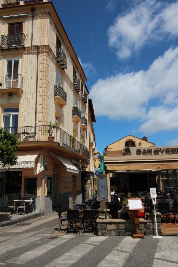 Piazza Tasso B&B Relais Сорренто Экстерьер фото
