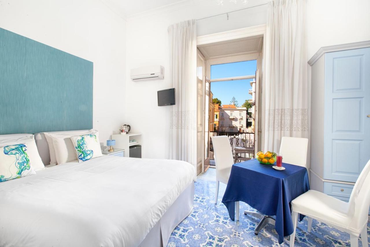 Piazza Tasso B&B Relais Сорренто Экстерьер фото