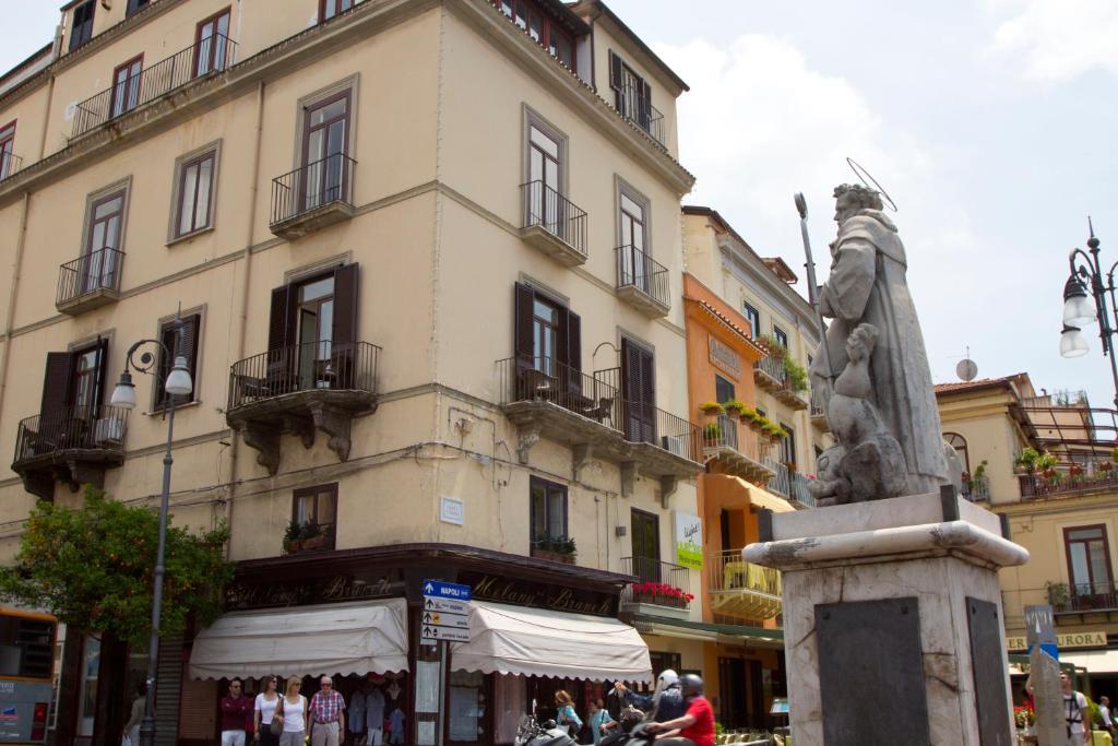Piazza Tasso B&B Relais Сорренто Экстерьер фото