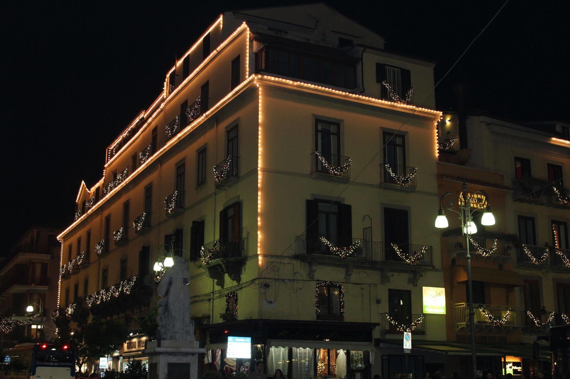Piazza Tasso B&B Relais Сорренто Экстерьер фото