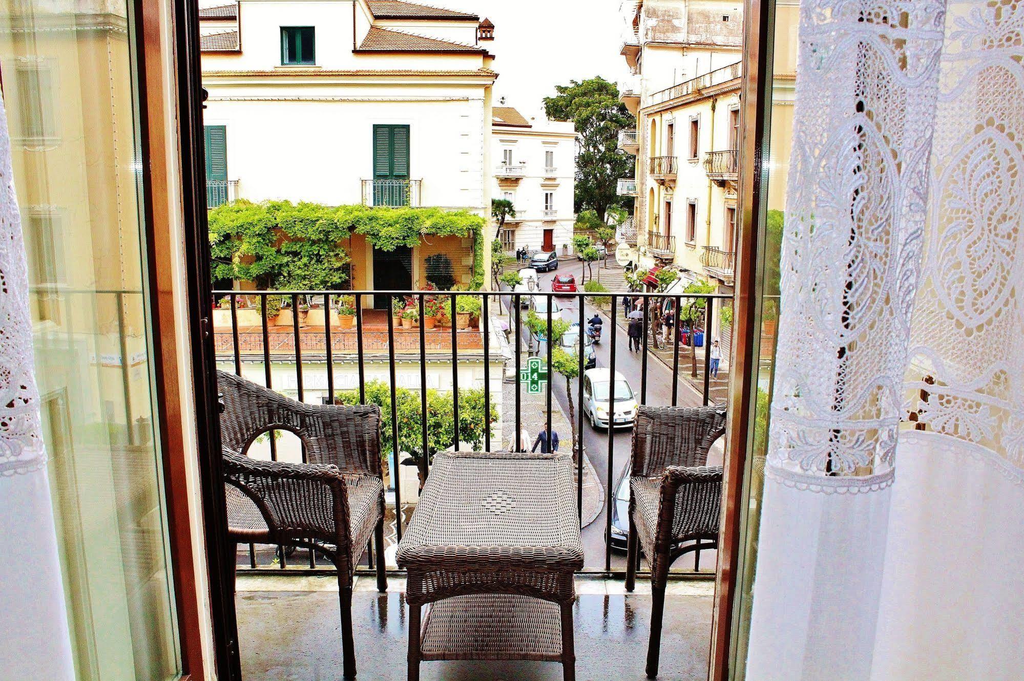 Piazza Tasso B&B Relais Сорренто Экстерьер фото