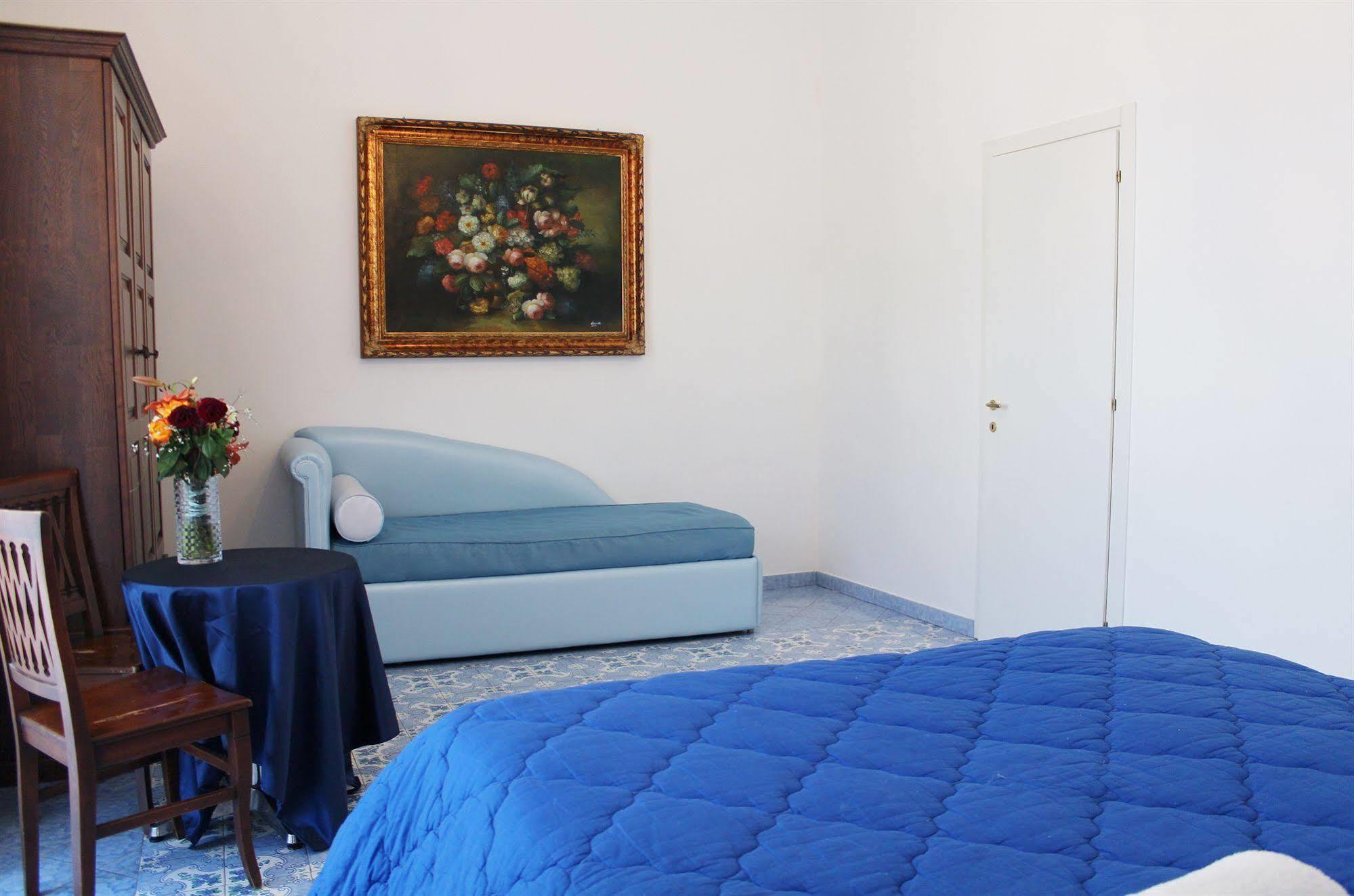 Piazza Tasso B&B Relais Сорренто Экстерьер фото