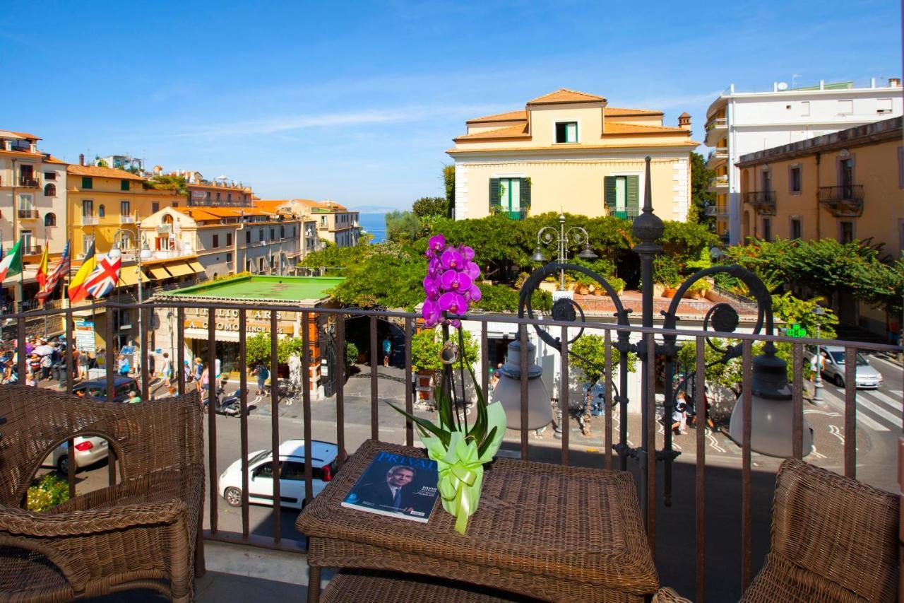 Piazza Tasso B&B Relais Сорренто Экстерьер фото